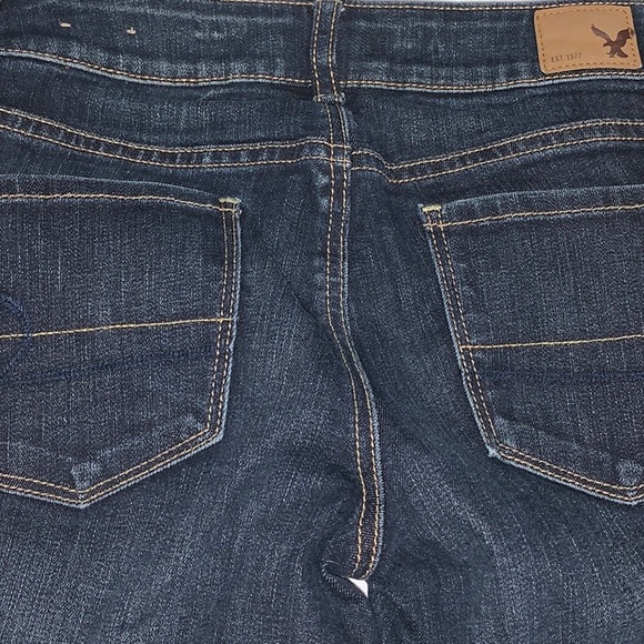 Dark wash American Eagle jeans - Picture 3 of 4